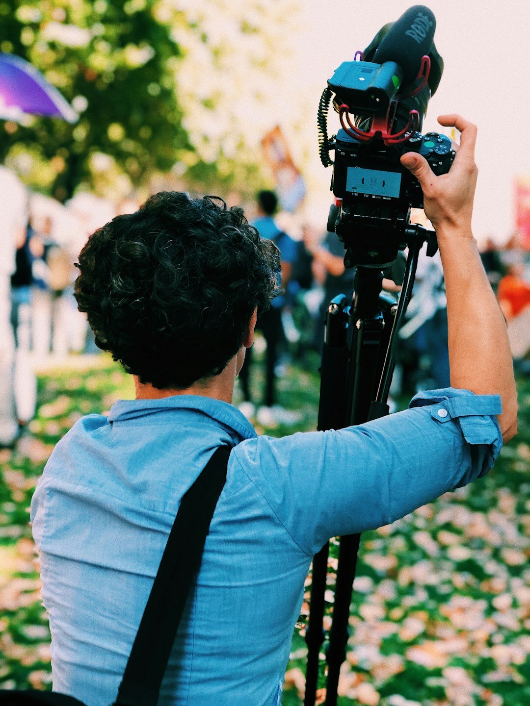 Journalist taking notes during a celebrity interview